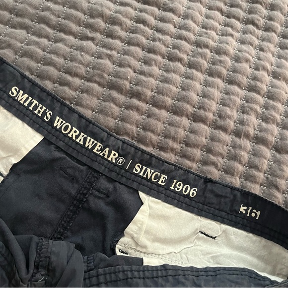 Smith’s Workwear- Shorts - 36W - Picture 2 of 4
